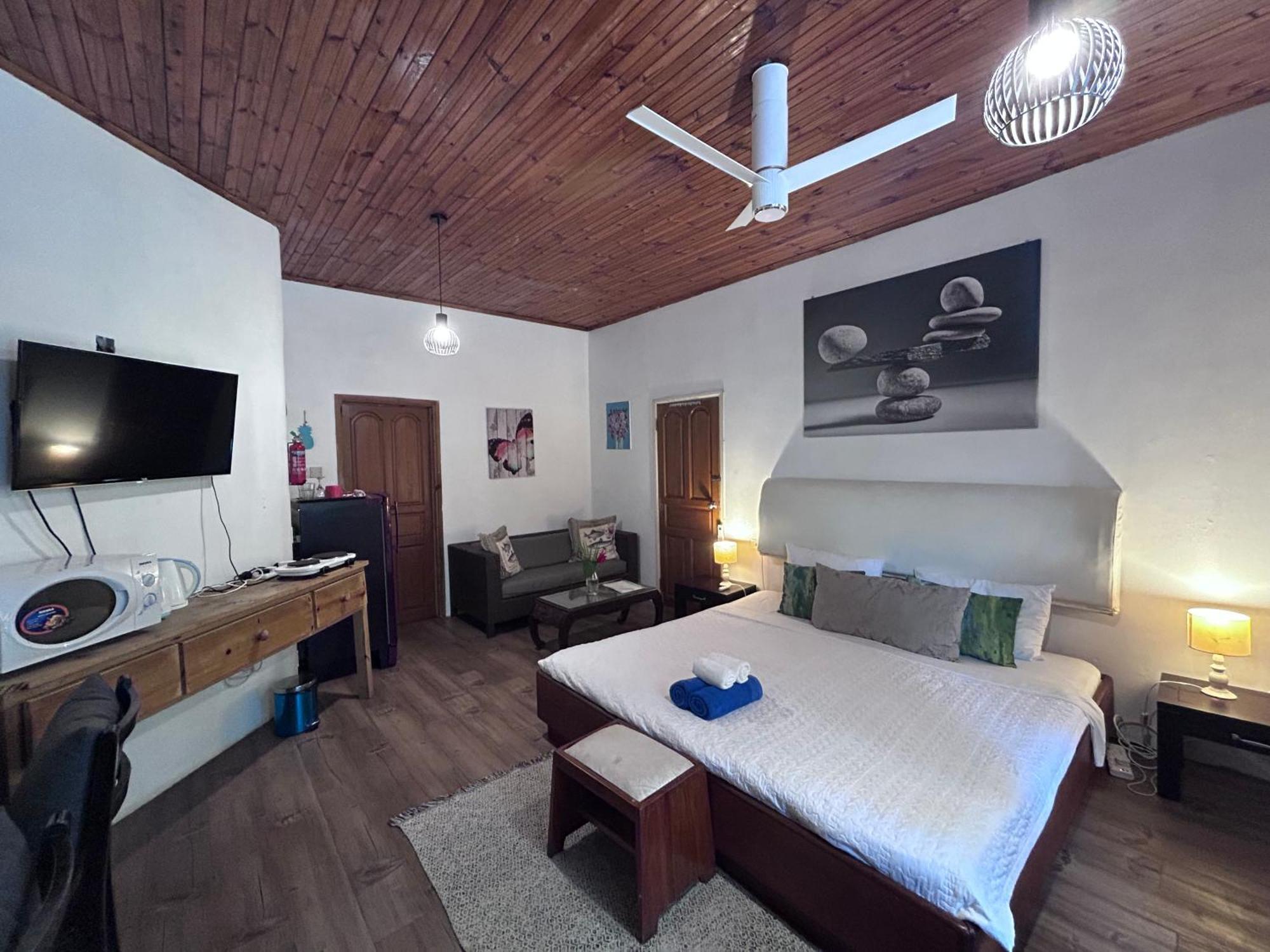 Castaway Lodge Pointe Au Sel Quarto foto